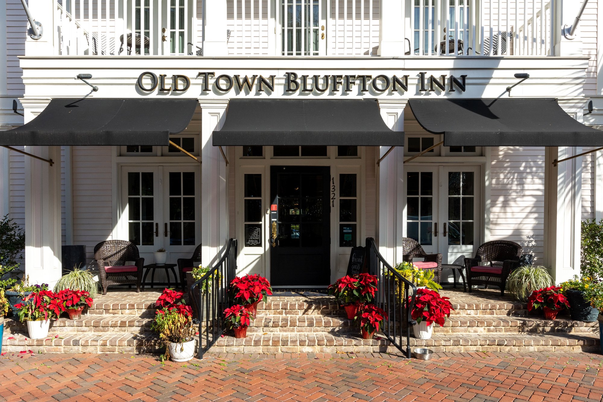 Exterior of Bluffton Inn