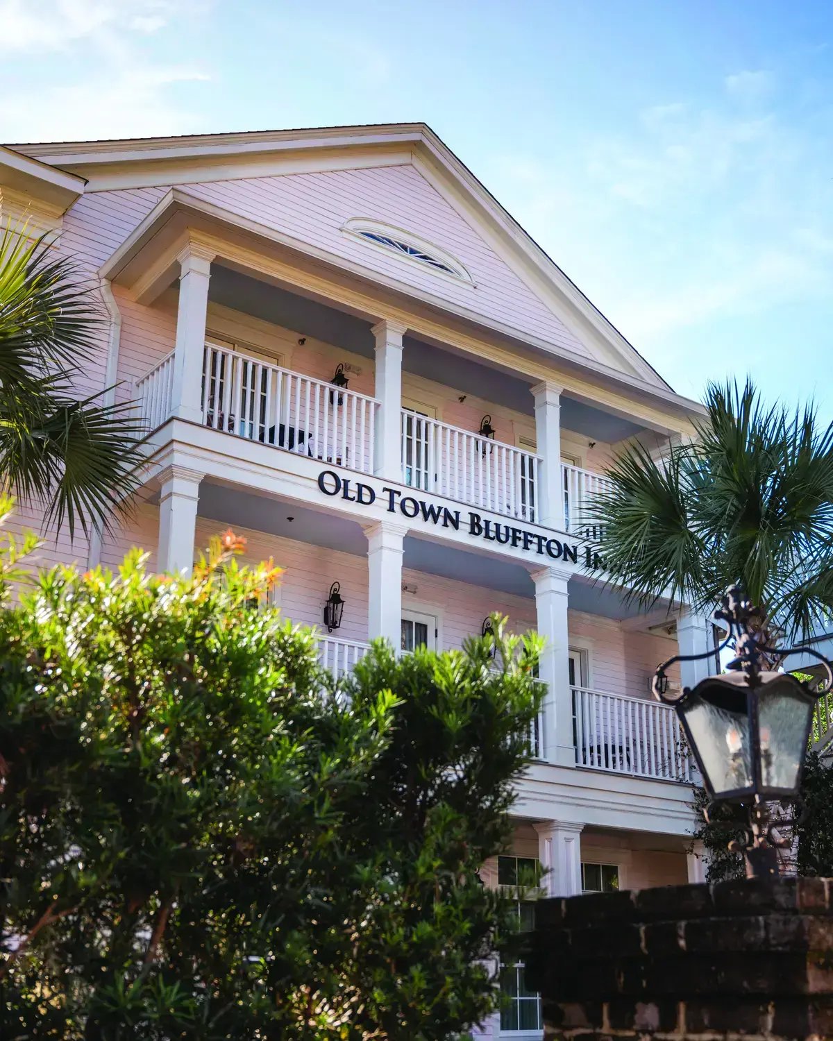 Exterior Old Town Bluffton Inn